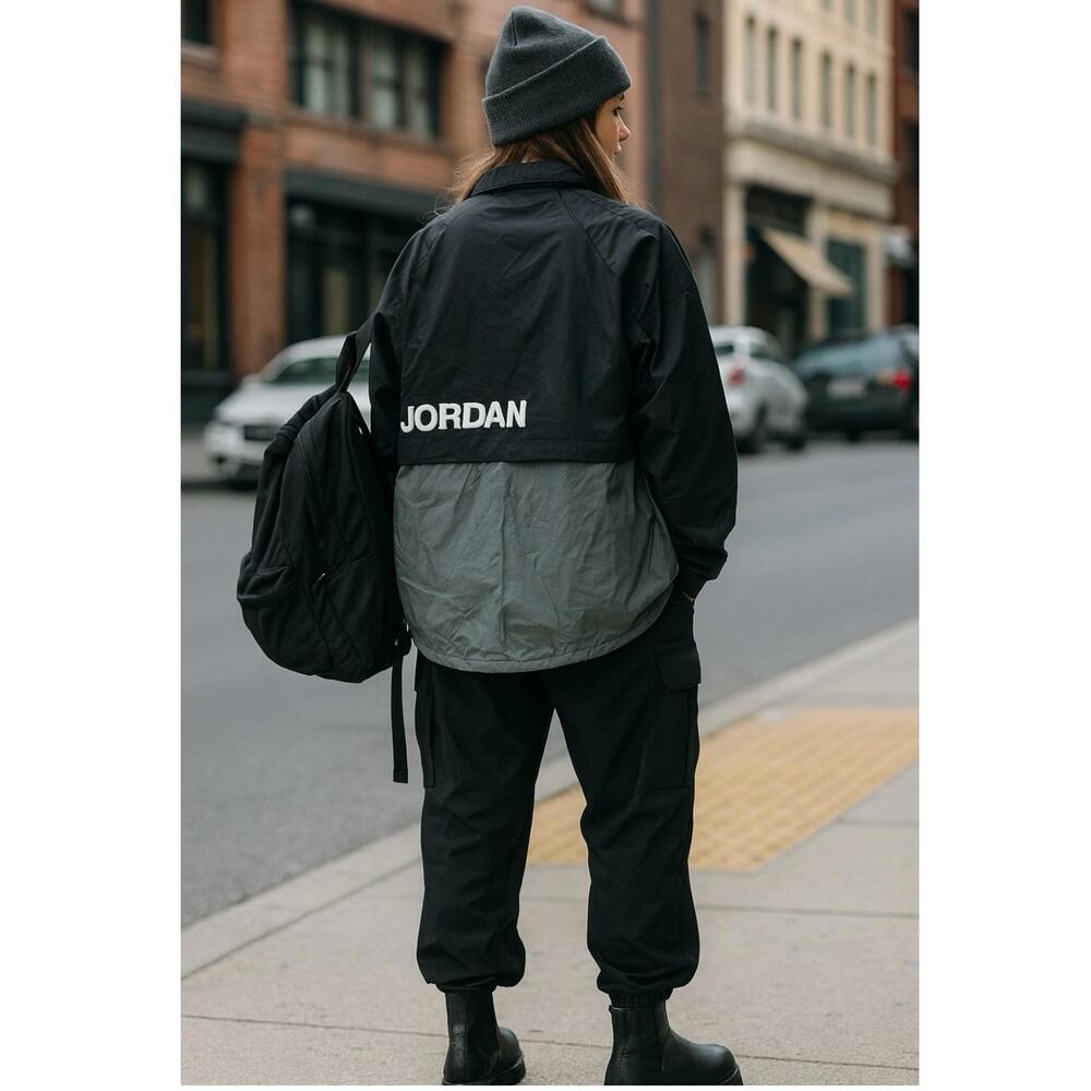 Nike Air Jordan‎ Jacket M Black Windbreaker Sporty Reflective